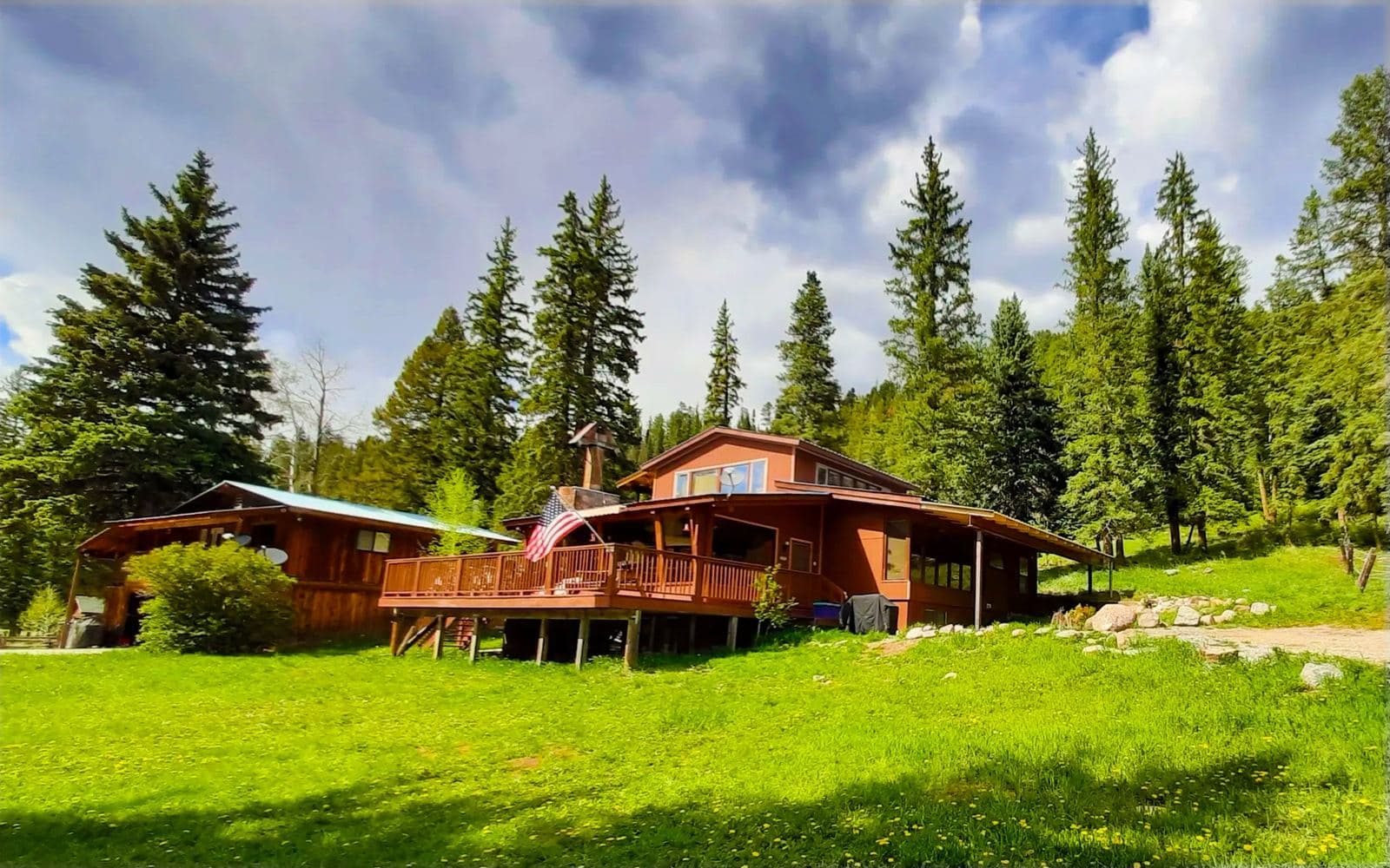 Lemon Lake Lodge on a summer day in Durango, Colorado